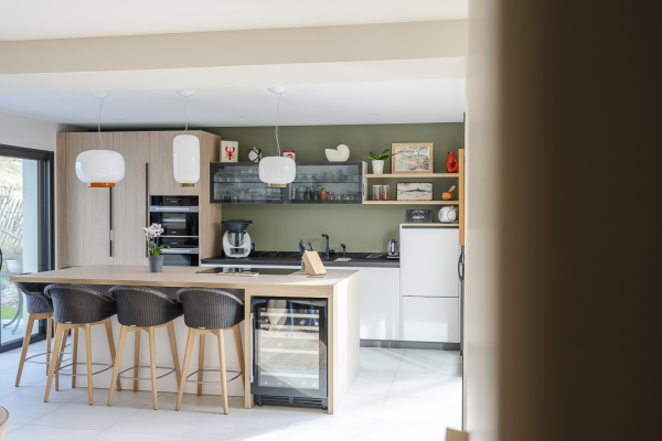 cuisine sur mesure blanc et bois Cabourg